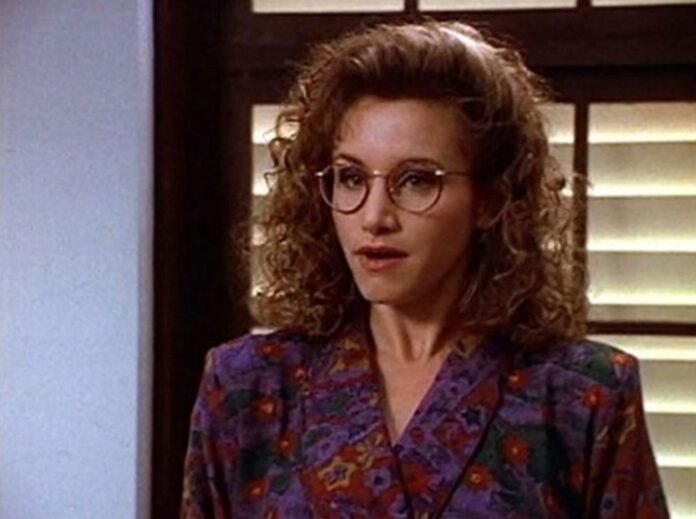 image of gabrielle carteris in beverly hills 90210 Actors Who Were Clearly Too Old for Their on Screen Teen Roles