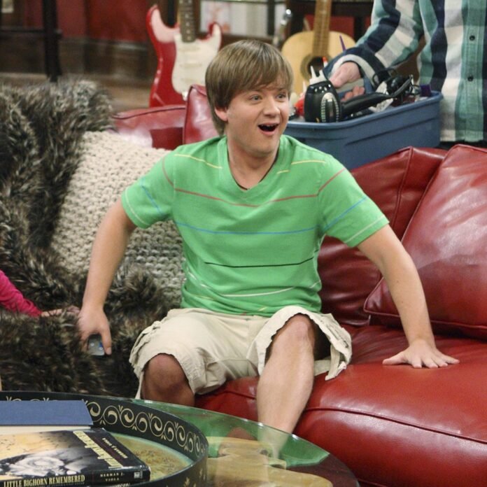 image of Jason Earles in Hannah Montana Actors Who Were Clearly Too Old for Their on Screen Teen Roles