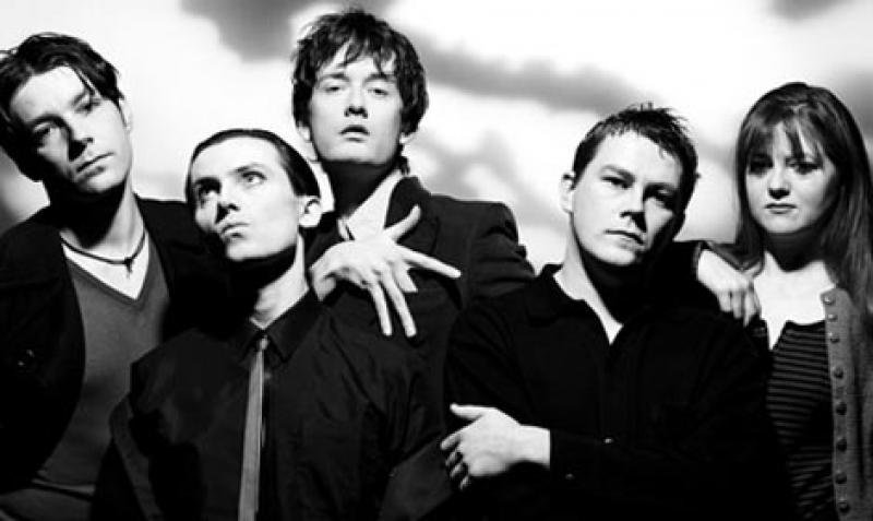 black and white photo of the 90s britpop band pulp